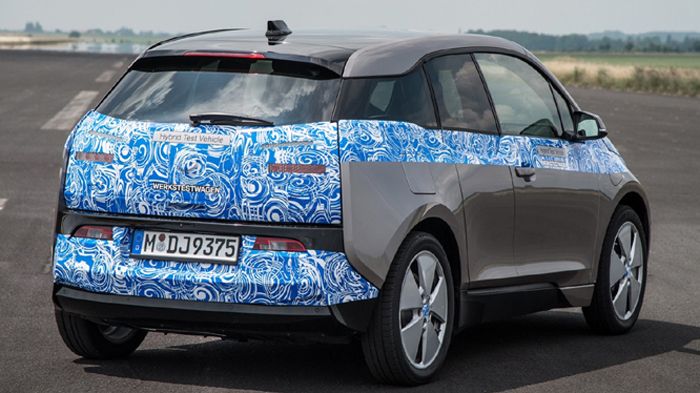 Η BMW i3 θα διαθέτει έναν ηλεκτροκινητήρα 170 κι ένα βοηθητικό βενζινοκινητήρα 34 ίππων, που συνολικά μπορούν να αποδώσουν μέχρι 300 χλμ. αυτονομίας.